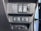 両側電動スライドドアは運転席から操作ができます。Hondaセンシング用のVSA解除とレーンキープアシストシステムなどのメインスイッチとETCも装備しています。