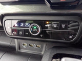【運転席シートヒーター装備】【充電用USBチャージャー×2】【ナビ接続用USB】