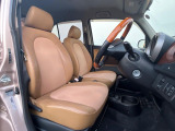 運転席シート廻りは使用感も少なく、良好な状態となっています。前オーナー様が丁寧に使っていたことがよくわかりますね。