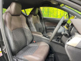 運転席シート廻りは使用感も少なく、良好な状態となっています。前オーナー様が丁寧に使っていたことがよくわかりますね。