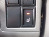 運転席にはシートヒーターが装備されています(^^)