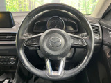 【純正革巻きステアリング】上質な革を使用することで、手にしっかり馴染みとても運転しやすいハンドルです♪