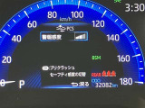視認性の良いメ-タ-を採用しており、快適なドライブをサポ-トします♪