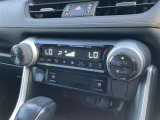 オートエアコン★温度を設定すれば車内を快適な温度に保ってくれます♪