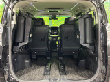 【パワーバックドア】スマートキーや運転席のボタンを押すだけでリアゲートが自動で開閉します!荷物を持っている時や、高い位置にあるバックドアを閉める際に便利な機能です♪