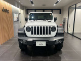 □■正面画像■□ Jeep専用のセブンスロットグリル。伝統のあるグリルで各年代を比べて見るのもおもしろいですよ!