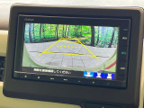 【バックカメラ】駐車時に後方がリアルタイム映像で確認できます。大型商業施設や立体駐車場での駐車時や、夜間のバック時に大活躍!運転スキルに関わらず、今や必須となった装備のひとつです!