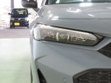 LEDヘッドライトは、点灯の瞬間から最大光量を発揮し、突然暗くなるトンネルなどでの安定感を高めます。