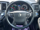 【純正革巻きステアリング】上質な革を使用することで、手にしっかり馴染みとても運転しやすいハンドルです♪