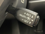【 クルーズコントロール 】高速道路で便利な機能です!!アクセルを離しても一定速度で走行ができる装備です。加速減速もスイッチ操作でOKです。