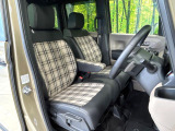 運転席シート廻りは使用感も少なく、良好な状態となっています。丁寧に使われていたことがよくわかりますね。