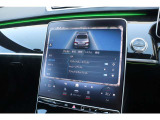 納車前整備は、メルセデスベンツ国際認定メカニックによる最新の検査ライン等の施設が充実した当社工場で入念に行います。