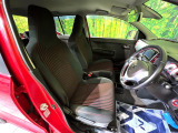 運転席シート廻りは使用感も少なく、良好な状態となっています。丁寧に使われていたことがよくわかりますね。