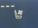 【シートベンチレーション】夏場は涼しい風でお尻や背中の熱やムレを防ぎ、冬はエアコンよりも早く温まってポカポカに!季節を問わず快適に過ごせます。