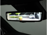 デジタルインナーミラー装備!車両後方のカメラの映像をデジタル補正で視認性を向上させてインナーミラー内に表示します♪視界を遮るものがなく、後席に同乗者がいても後方を確認しやすく安心です♪