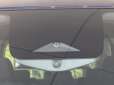 【インテリジェントエマージェンシーブレーキ】フロントカメラで前方の車両や歩行者を検知。衝突しそうな時は衝突被害軽減ブレーキが作動、衝突回避をサポート。より安全にドライブをお楽しみいただけます。