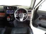 視界良好、操作しやすい運転席です。