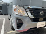 路肩まで明るく照らすハロゲンヘッドライト