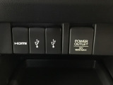 HDMIポート、USBポートが装備されております。HDMIポートを他の機器と繋げることによって、モニターへ映像を流すことができます。