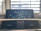 iDriveはナビの機能に加え、ミュージックコレクション、車両状態の確認、設定の変更等が操作可能です。