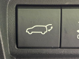 【パワーバックドア】スマートキーや運転席のボタンを押すだけでリアゲートが自動で開閉します!荷物を持っている時や、高い位置にあるバックドアを閉める際に便利な機能です♪