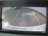 バックカメラ搭載。映像を映し出して、駐車をスムースにアシストします。