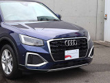 ●Audiが最初に採用したLEDポジショニングランプ。シャープなラインで昼間でも点けていたいと思うほど上品でオシャレです。夜間走行時はさらに目立ちます!