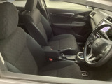 シートはフィット性も良く、楽な運転姿勢を保てます。