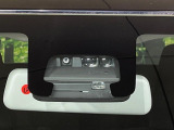 【スズキ セーフティサポート】走行中に前方の車両等を認識し、衝突しそうな時は警報とブレーキで衝突回避と被害軽減をアシスト。より安全にドライブをお楽しみいただけます。