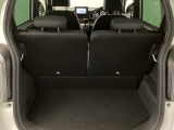コンパクトボディーなのに、荷室はこんなに広々!たくさん荷物が積めますよ。