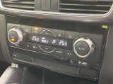 【オートエアコン】一度お好みの温度に設定すれば、車内の温度を検知し風量や温度を自動で調整。暑い…寒い…と何度もスイッチ操作をする必要はありません。快適な車内空間には必須の機能ですね♪