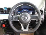 運転が楽しくなる明るく開放的な運転席まわりです。