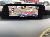 【360°ビューモニター】  とても分かりやすい、クルマの上から見下ろしたような映像で、駐車サポートをしてくれます。