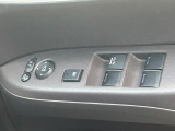 運転席窓操作部スイッチの画像です。