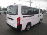 納車前に当社整備工場にてディーラー整備士が、12ヶ月点検又は車検整備を実施。安心してお乗り頂けます。