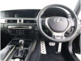 見通しのよいすっきりとした視界で、誰でも運転しやすいです。運転のしやすさは疲れにくさにも繋がりますよ♪