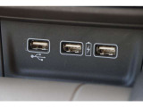 USBジャックも装備されております。スマートフォンの充電もお任せください。