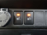 冬場の必需品!一度使うとやめられないシートヒーターが運転席・助手席に装備されています!!
