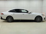 中古車だけではなく、新車も多岐にわたり、正規輸入車販売を行っております。各店舗選りすぐりの仕入ネットワークの中からあなたにピッタリのお車を探します!