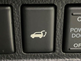 【パワーバックドア】スマートキーや運転席のボタンを押すだけでリアゲートが自動で開閉します!荷物を持っている時や、高い位置にあるバックドアを閉める際に便利な機能です♪
