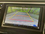 【バックカメラ】駐車時に後方がリアルタイム映像で確認できます。大型商業施設や立体駐車場での駐車時や、夜間のバック時に大活躍!運転スキルに関わらず、今や必須となった装備のひとつです!