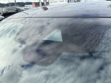 【i-ACTIVESENSE】走行中に前方の車両等を認識し、衝突しそうな時は警報とブレーキで衝突回避と被害軽減をアシスト。より安全にドライブをお楽しみいただけます。