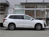 他の中古車販売店とは、異なった商品展開を実現するため、米国・Mitsuoka Motors Americaと連携を取りながらいち早く行動し、需要の先端商品を供給する体制づくりに努めています。