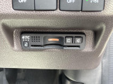 ●仕入れ段階で徹底したチェックを行い、厳しい審査にパスした車だけを展示・販売しています。弊社ではこれをプロチェックと呼び、数十の独自チェック項目に基づき、車の状態を調べ上げています。