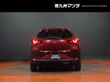 【ボディカラー:ディープクリムゾンマイカ】鮮やかな赤よりも落ち着いた濃い赤色で、光の加減で表情が変化する高級感のあるカラーです。
