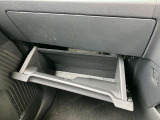 助手席前グローブボックス