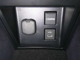 【充電用USB端子】デバイスの充電に便利です。※実際の接続端子は写真で確認or店舗までご気軽にお問合せください♪