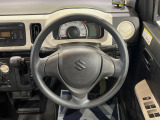 インテリアに合わせたデザインのステアリングは、運転される方のことも考え、運転しやすい形状、大きさです。是非一度、実際に触ってお確かめください。