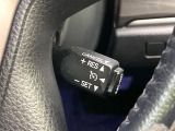 【クルーズコントロール】高速道路もラクラク走行。アクセルを離しても一定速度で走行ができ、長距離運転時の負担を軽減!加速・減速も簡単なスイッチ操作で調整できます。