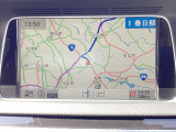 ●純正ナビ:一体感のあるナビは、高級感ある車内を演出してくれます。オーディオ機能も充実しておりますので、運転もより楽しめます♪